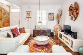 Prime locale 3 Bed Artists Home by Surry Hills, Sydney